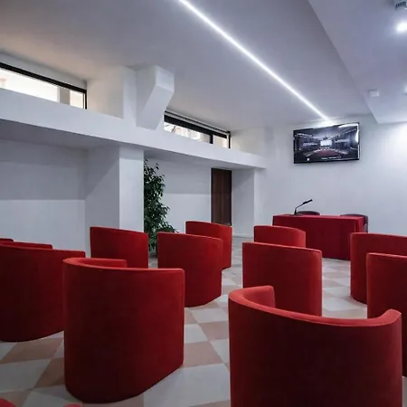 Hotiday Garibaldi Hotel 4*