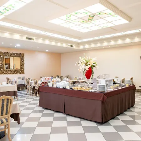 فندق Hotiday Garibaldi 4*