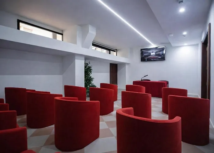 Hotiday Garibaldi Hotel 4*